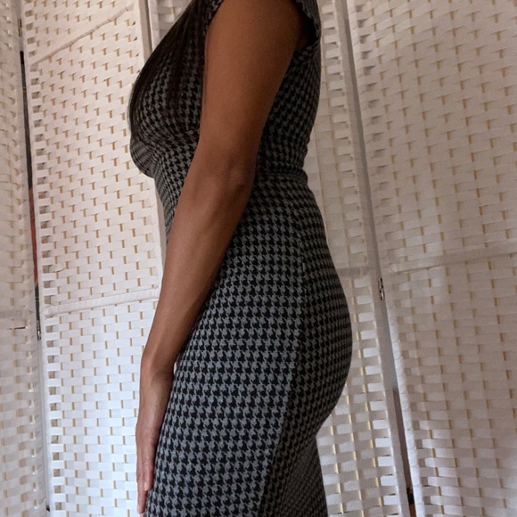 Beautiful formal-office dress - Picture 2 of 7